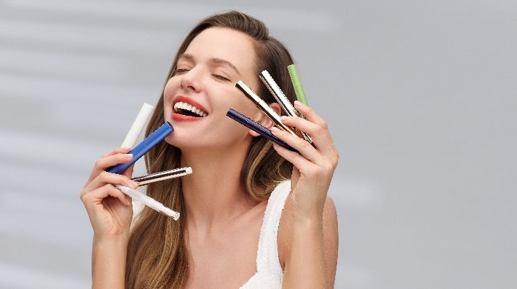 Customized Manufacturing of Teeth Whitening Strips According to Your Ideas